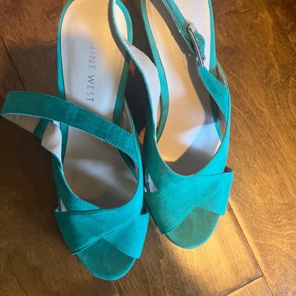 Moving CLEANOUT!! - Picture 15 of 16